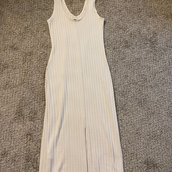 Cream ribbed dress - Picture 4 of 10